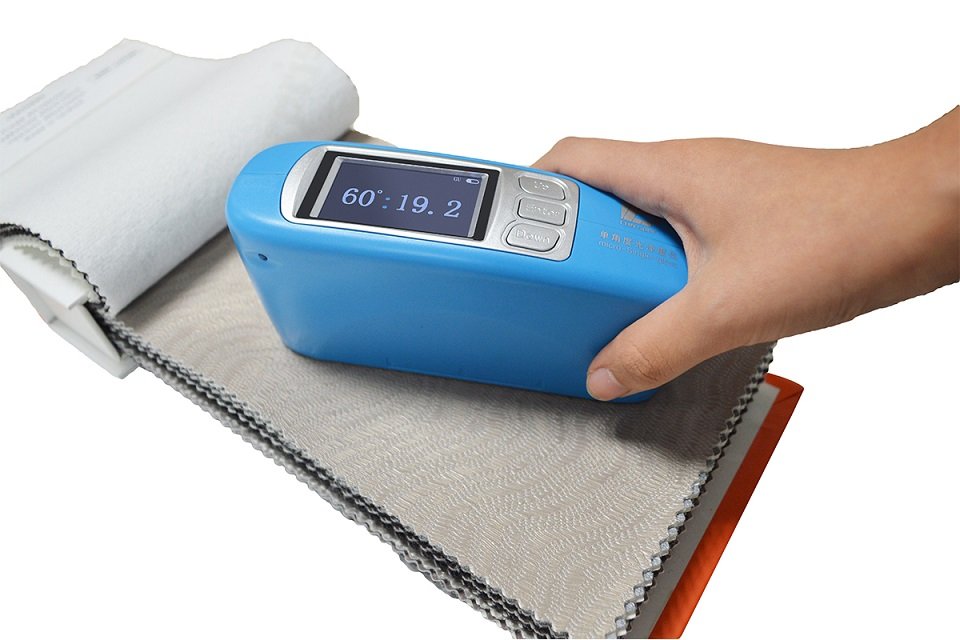 å½©è°±ä¾¿æºå¼å…‰æ³½åº¦ä»ª