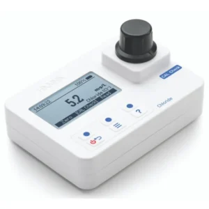 Fotometer klorida portabel HANNA HI97753 dengan layar LCD dan kuvet sampel