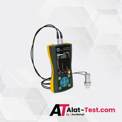 Alat Ukur Keretakan Ultrasonic Flaw Detector NOVOTEST UD2301 - Deteksi retak halus pada sayap pesawat dengan alat portabel di tangan teknisi.