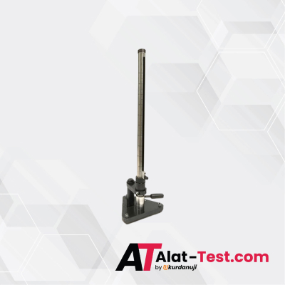 Impact Tester NOVOTEST STRIKE UNIVERSAL - Alat uji impak logam dengan tuas dan landasan di atas meja laboratorium